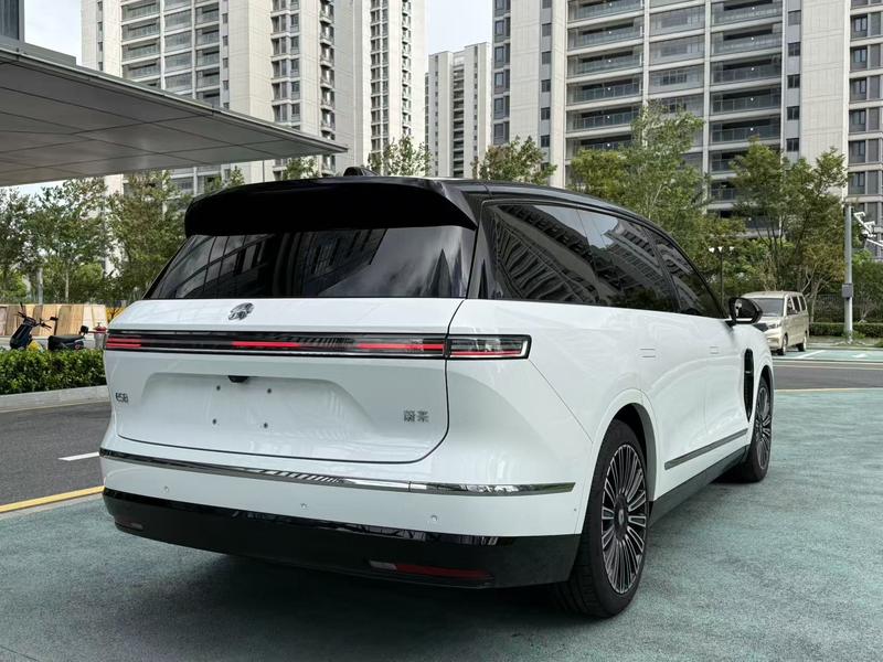 Nio ES8, 2025 — фото 6 из 10