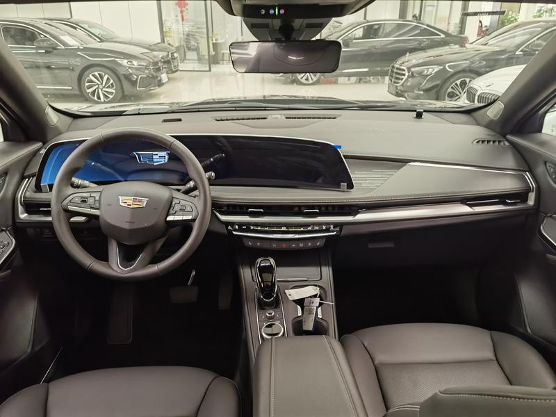 Cadillac XT4, 2025 — фото 7 из 11