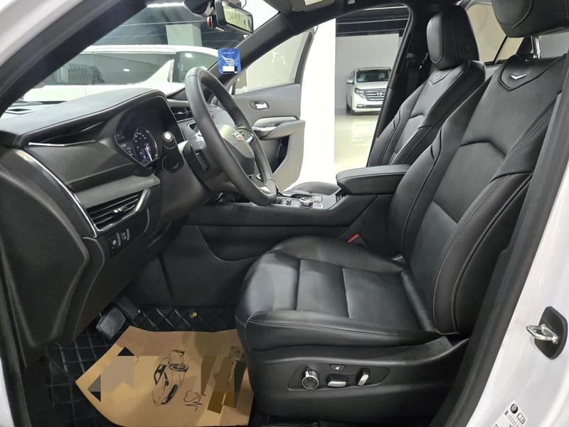 Cadillac XT4, 2023 — фото 6 из 8