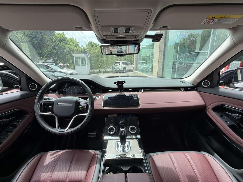 Land Rover Range Rover Evoque L, 2022 — фото 6 из 12
