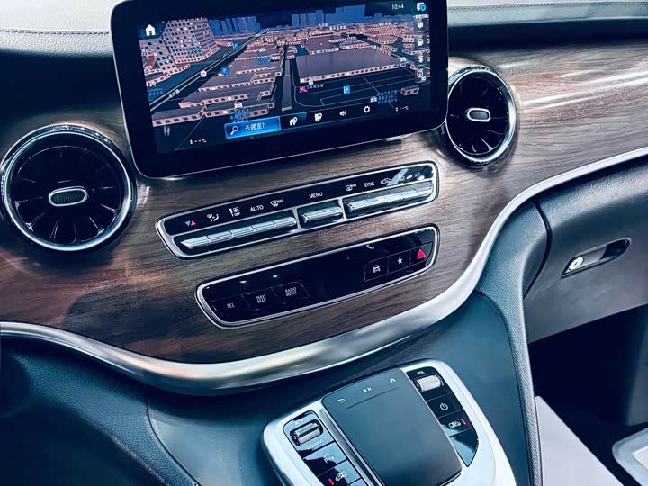 Mercedes-Benz V-Class, 2022 — фото 6 из 9