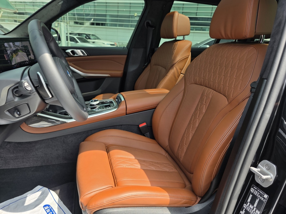 BMW X7, 2025 — фото 9 из 12
