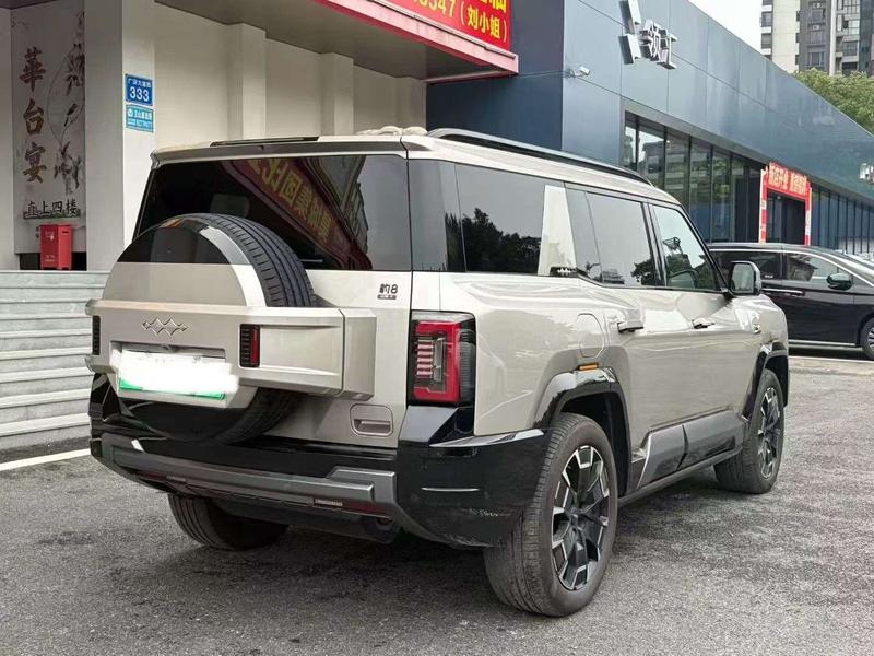 BYD FangChengBao Leopard 8, 2025 — фото 6 из 10
