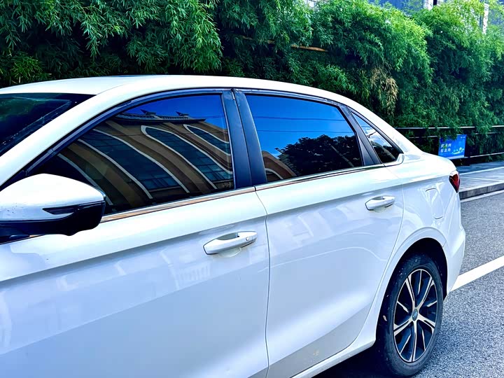 Geely Emgrand, 2022 — фото 5 из 9