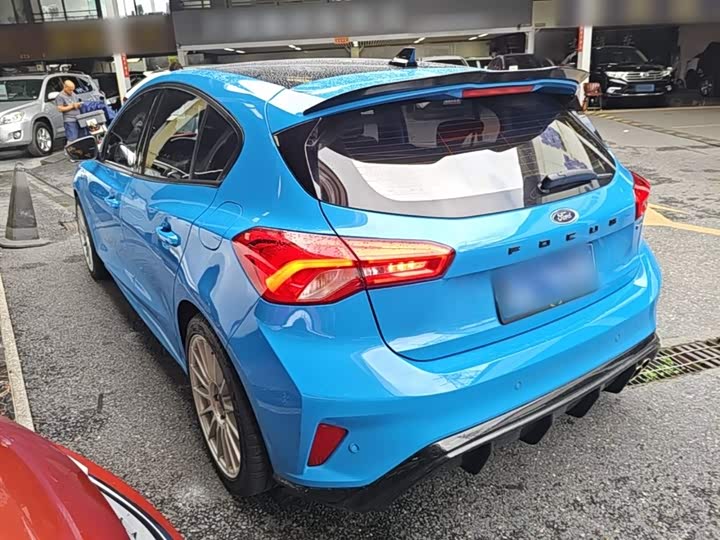 Ford Focus, 2023 — фото 5 из 9