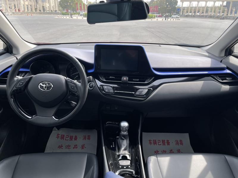 Toyota C-HR, 2021 — фото 7 из 10