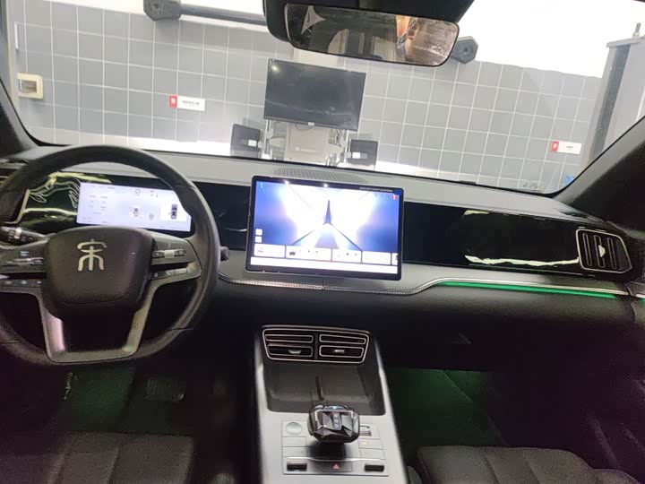 BYD Song Pro Hybrid, 2024 — фото 7 из 9