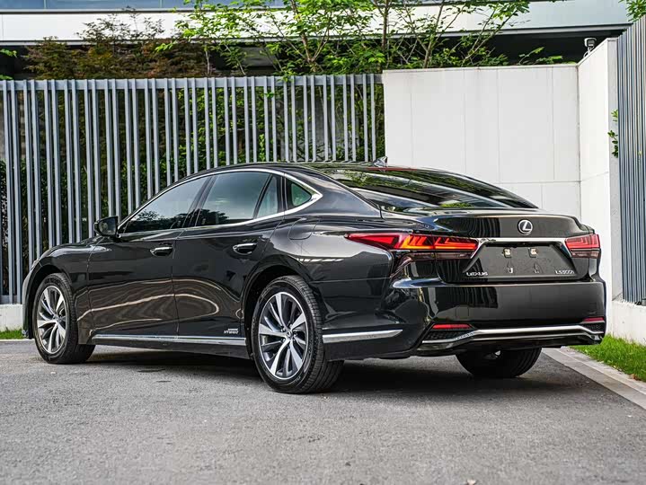 Lexus LS, 2022 — фото 6 из 9
