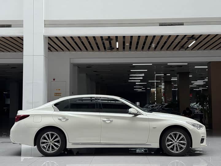 Infiniti Q50L, 2022 — фото 4 из 9