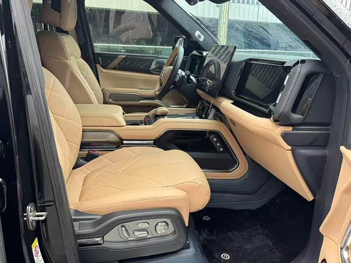 BYD FangChengBao Leopard 8, 2024 — фото 5 из 9