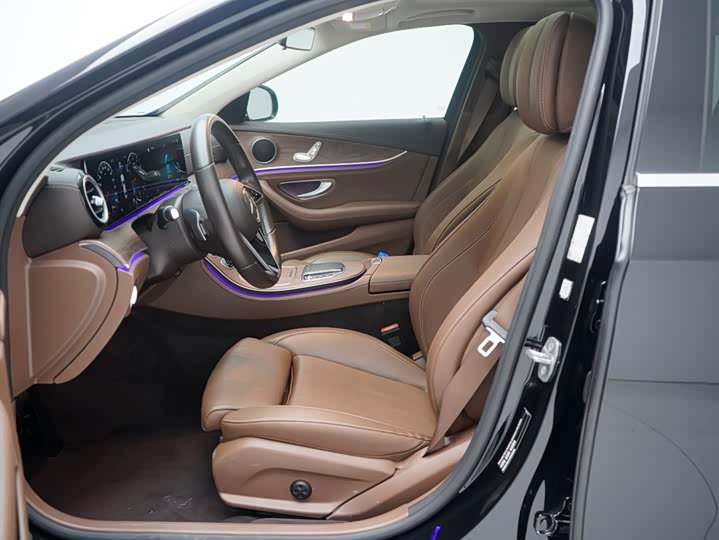 Mercedes-Benz E-Class, 2023 — фото 4 из 9