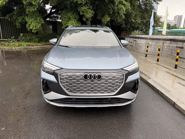 Audi Q4 e-tron, 2022 — фото 2 из 9