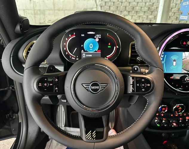 Mini Clubman, 2023 — фото 9 из 12
