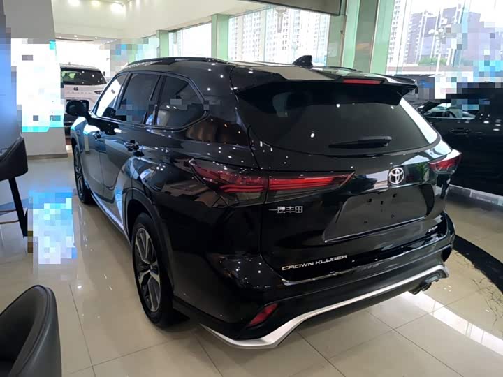 Toyota Crown Kluger, 2025 — фото 5 из 9