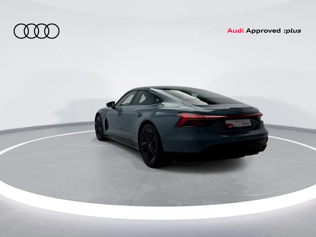 Audi e-tron GT, 2023 — фото 2 из 10
