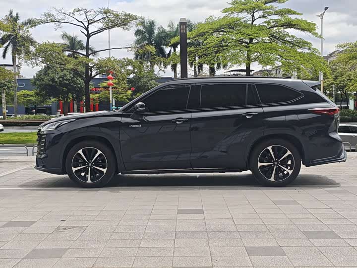 Toyota Crown Kluger, 2023 — фото 9 из 9