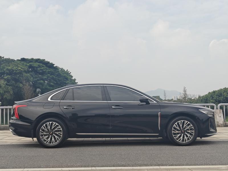 Hongqi H5, 2024 — фото 8 из 12