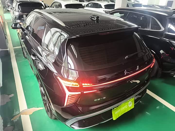Hongqi HS3 Hybrid, 2026 — фото 5 из 9