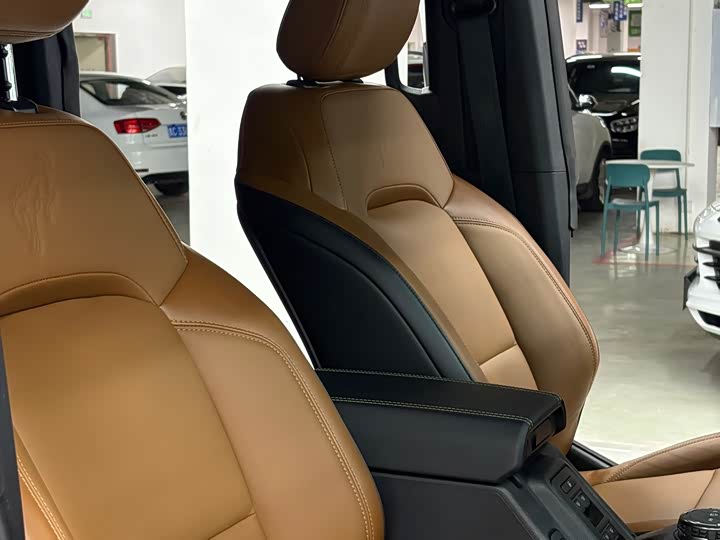 Ford Bronco, 2024 — фото 8 из 9