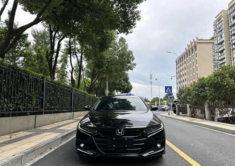 Honda Accord, 2022 — фото 2 из 10