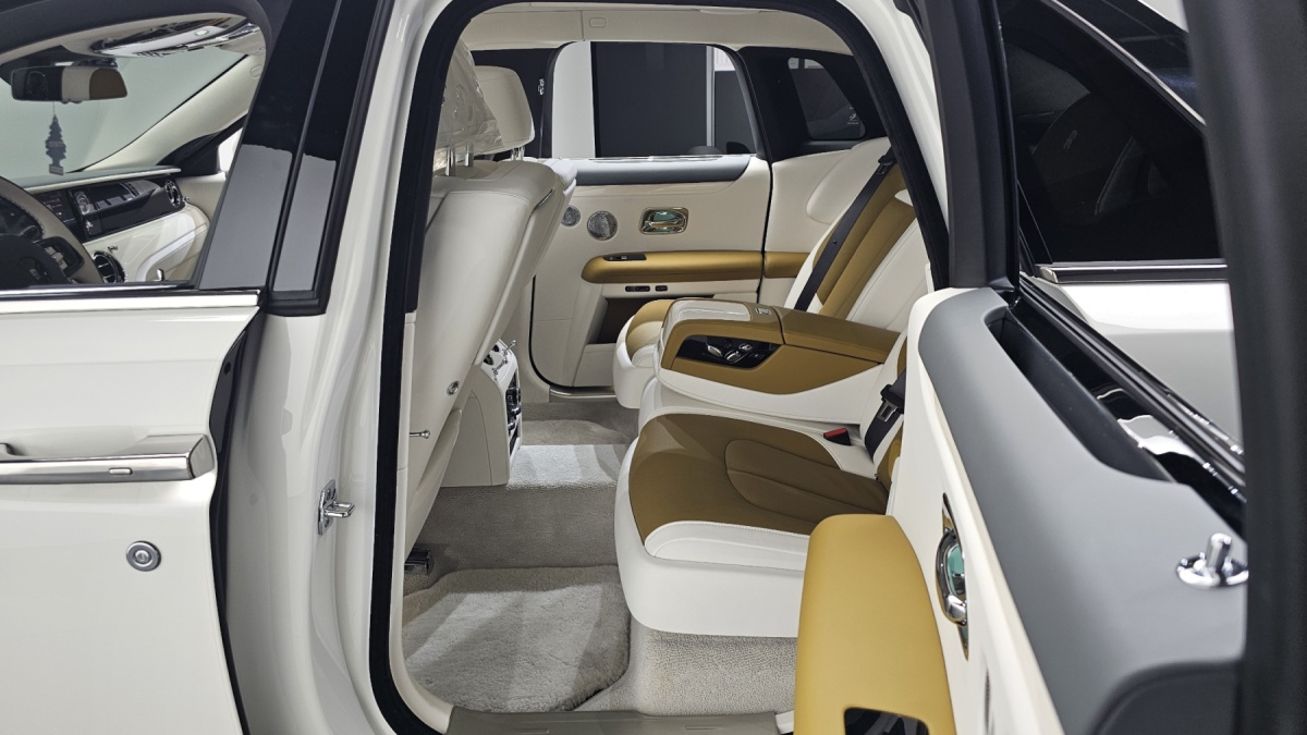Rolls-Royce Ghost, 2025 — фото 10 из 12