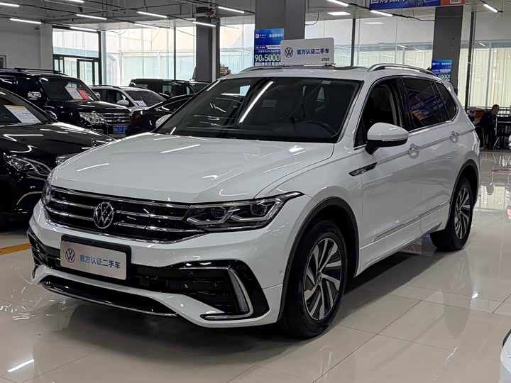 Volkswagen Tiguan L Hybrid, 2023 — купить в Иванове под ключ