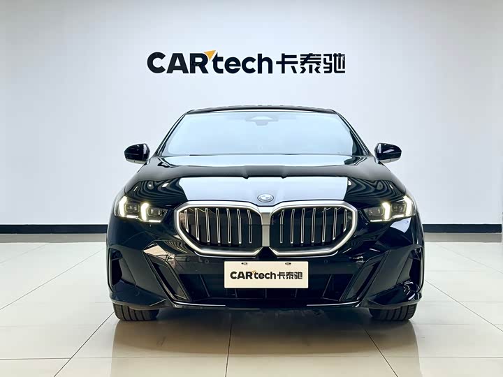 BMW 5 Series, 2025 — фото 2 из 9