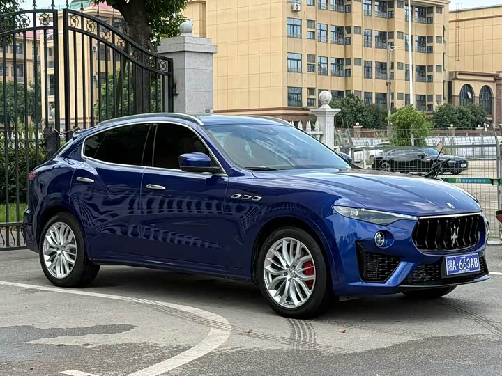 Maserati Levante, 2022 — фото 3 из 9
