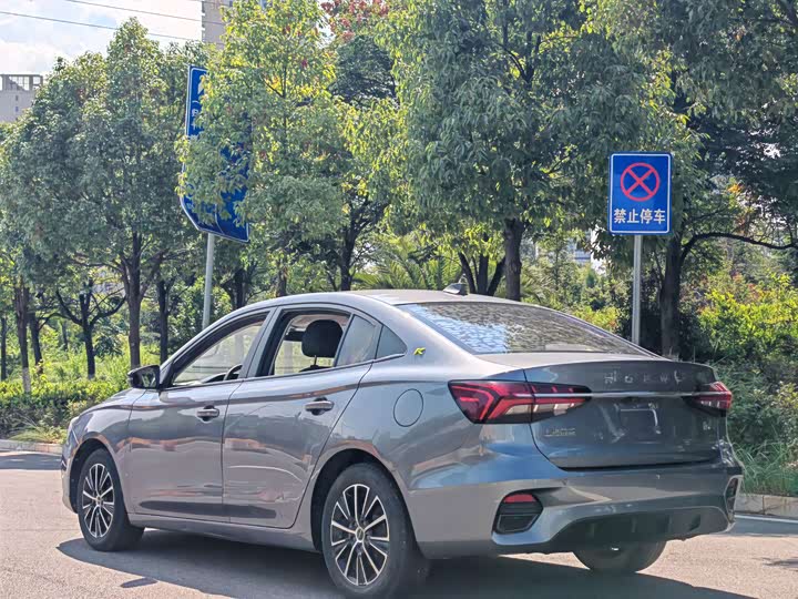 Roewe i5, 2021 — фото 7 из 9