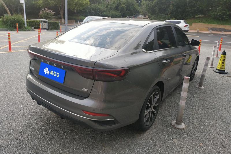 Geely Emgrand, 2022 — фото 3 из 9