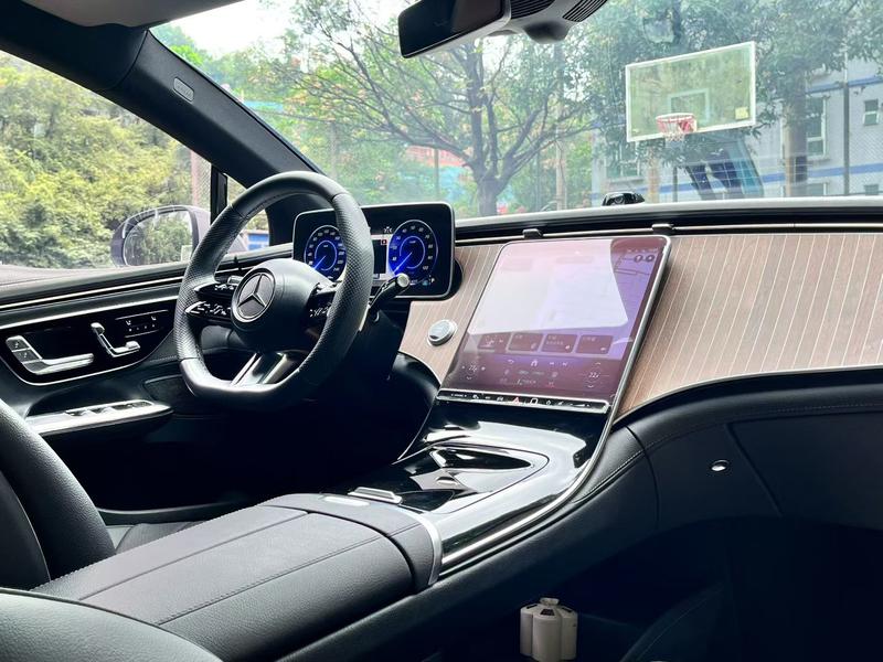 Mercedes-Benz EQE, 2023 — фото 6 из 10