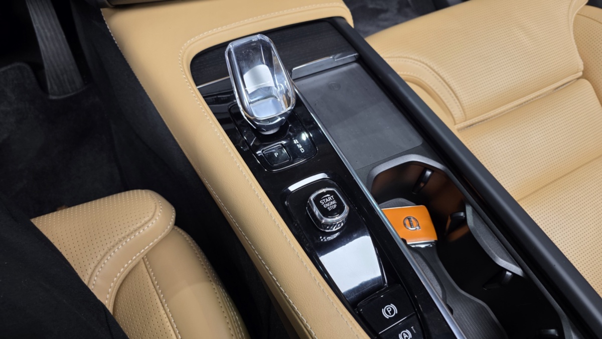 Volvo XC90, 2023 — фото 9 из 12