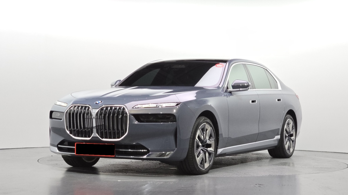 BMW i7, 2023 — купить в Чебоксарах под ключ