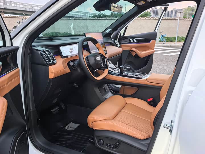 Geely Atlas L, 2025 — фото 4 из 9
