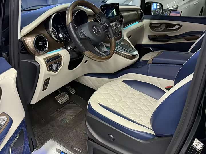 Mercedes-Benz V-Class, 2022 — фото 4 из 9