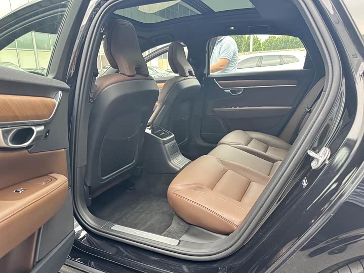 Volvo S90 Hybrid, 2023 — фото 9 из 9