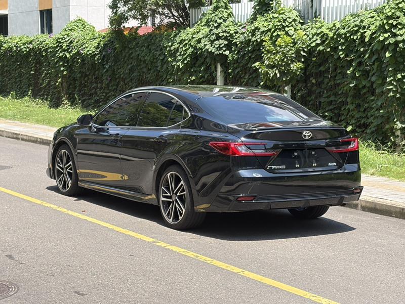 Toyota Camry, 2025 — фото 5 из 12