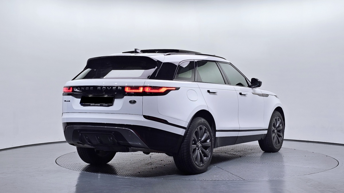 Land Rover Range Rover Velar, 2023 — фото 2 из 12