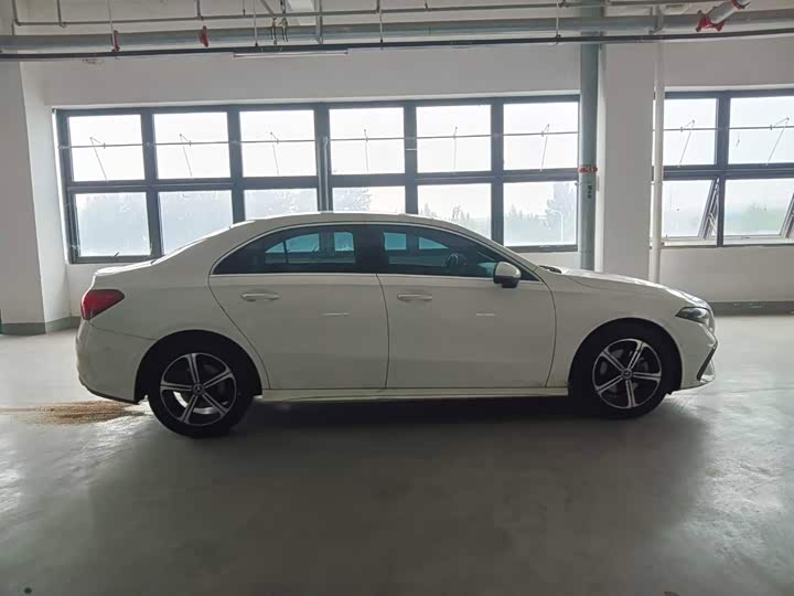 Mercedes-Benz A-Class, 2023 — фото 3 из 9