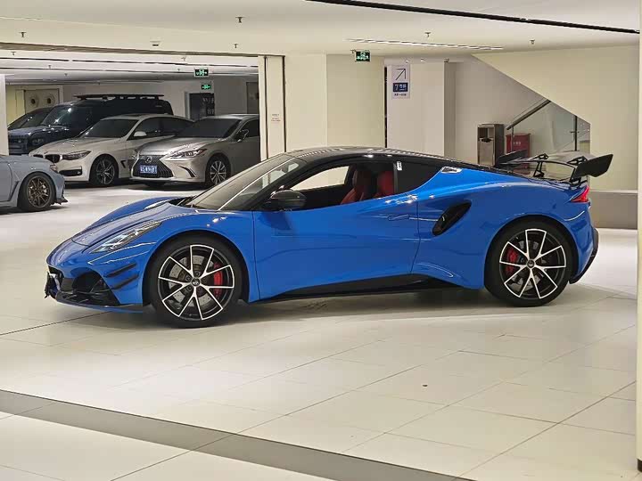Lotus Emira, 2024 — фото 2 из 9