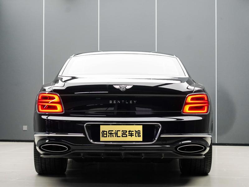 Bentley Flying Spur Hybrid, 2025 — фото 4 из 12