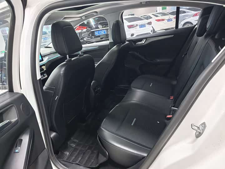 Ford Focus Active, 2021 — фото 8 из 9