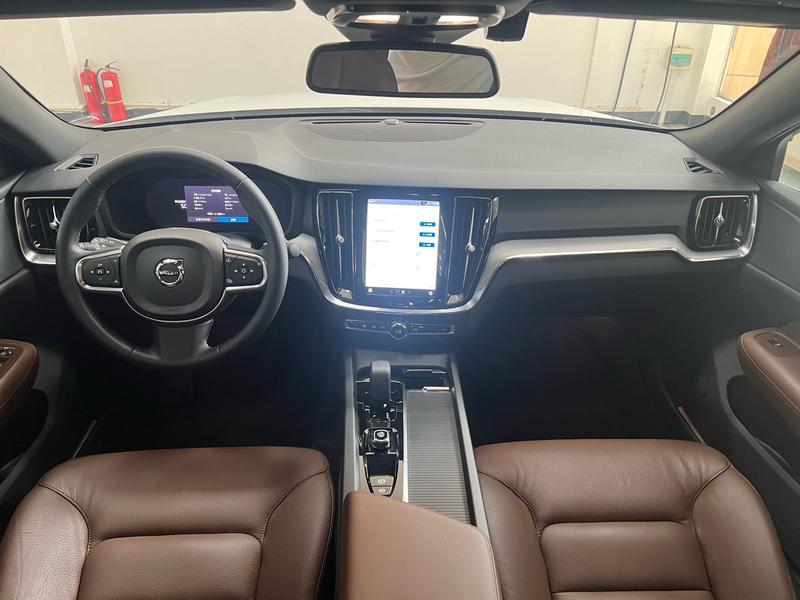 Volvo S60, 2023 — фото 7 из 12