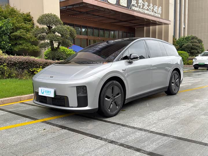 LiXiang i8, 2025 — купить в Казани под ключ
