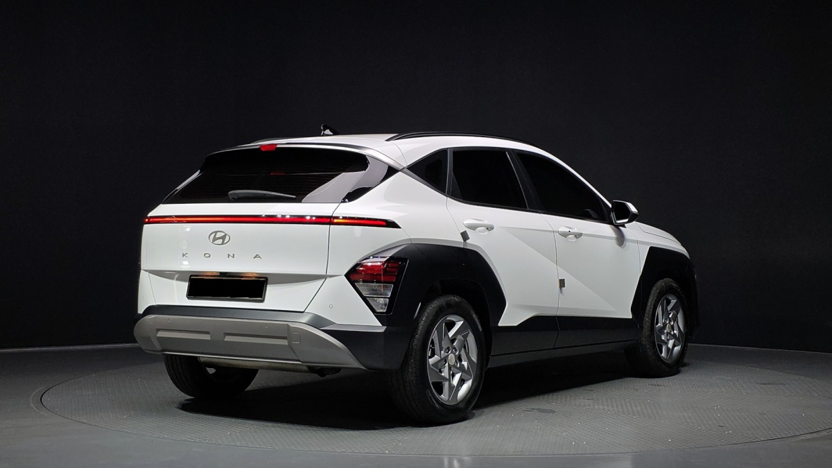 Hyundai Kona, 2023 — фото 2 из 12