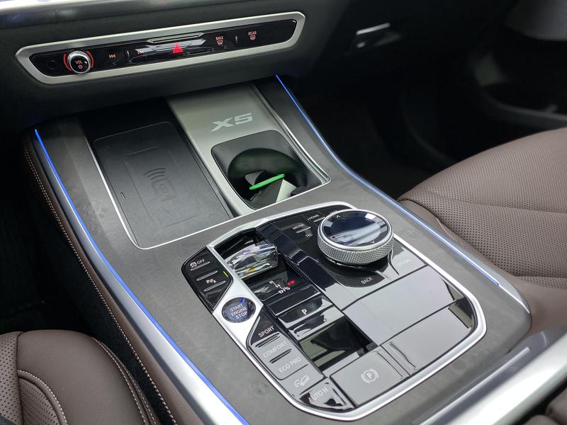 BMW X5, 2024 — фото 12 из 12