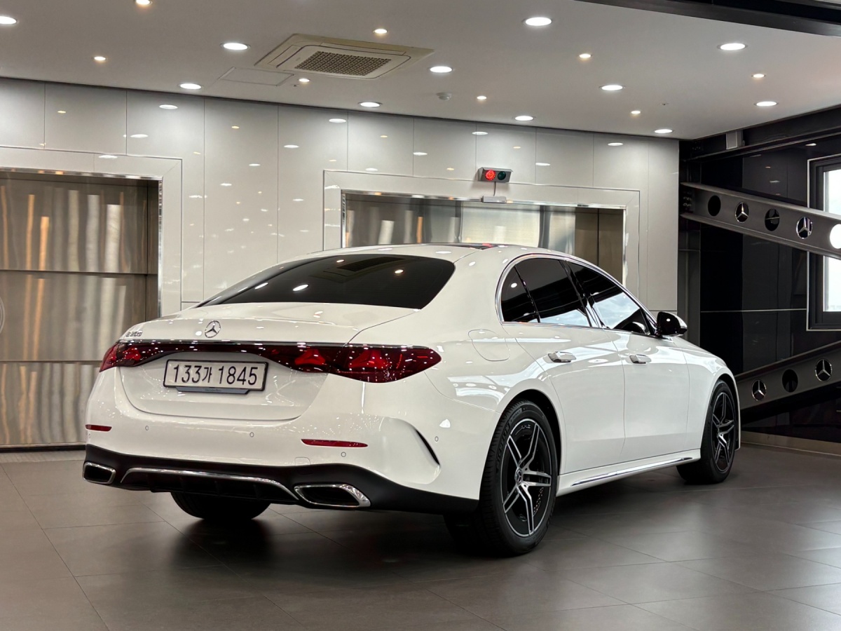 Mercedes-Benz E-Class, 2025 — фото 7 из 12