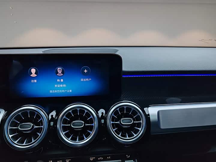 Mercedes-Benz GLB-Class AMG, 2025 — фото 4 из 9