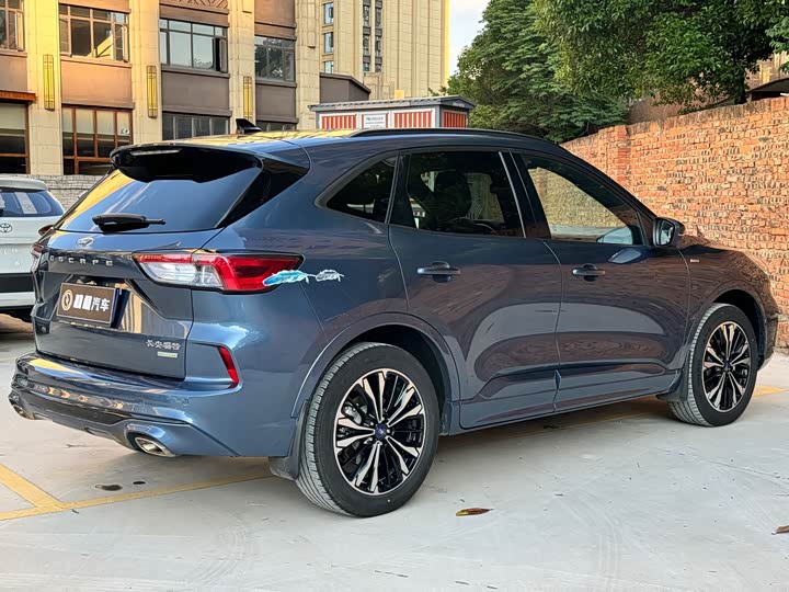 Ford Escape, 2022 — фото 9 из 9