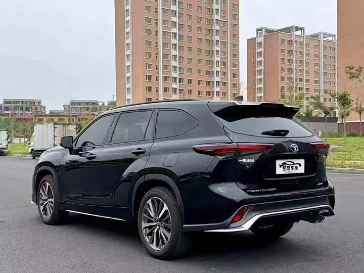 Toyota Crown Kluger, 2025 — фото 7 из 9